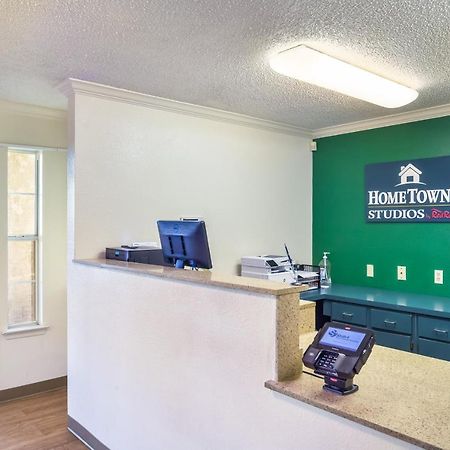 Hometowne Studios By Red Roof Dallas - North Addison - Tollway Zewnętrze zdjęcie