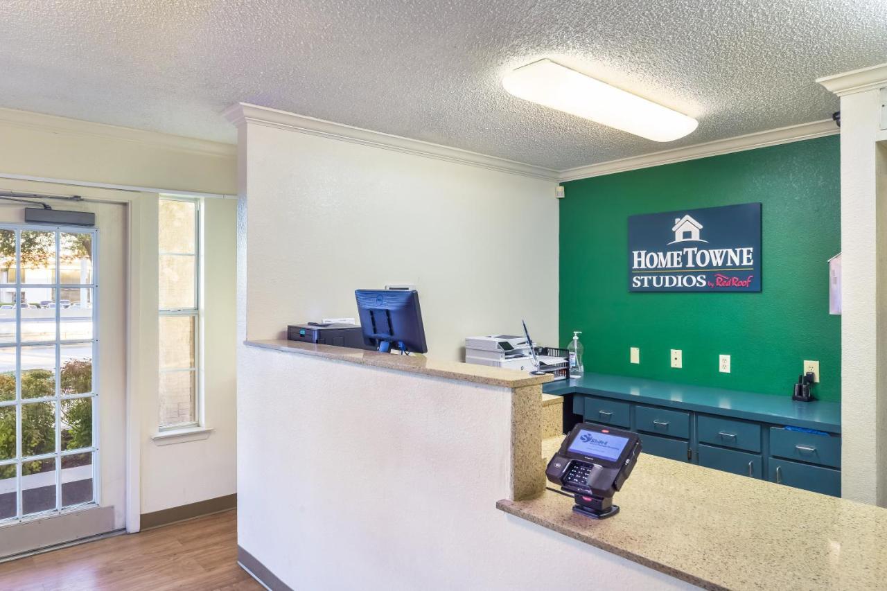 Hometowne Studios By Red Roof Dallas - North Addison - Tollway Zewnętrze zdjęcie